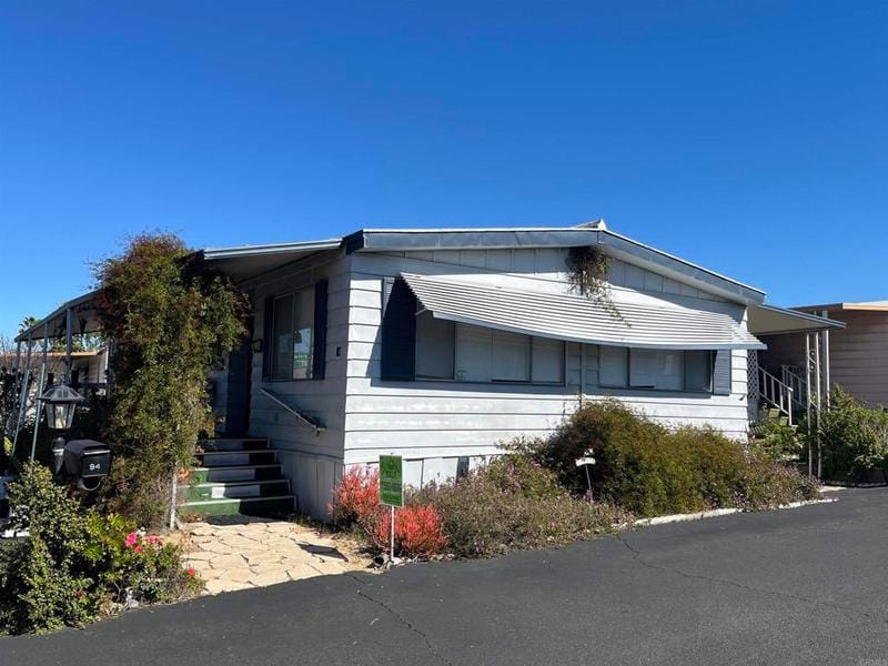 718 Sycamore Avenue, Unit 94, Vista, CA 92083 for Sale