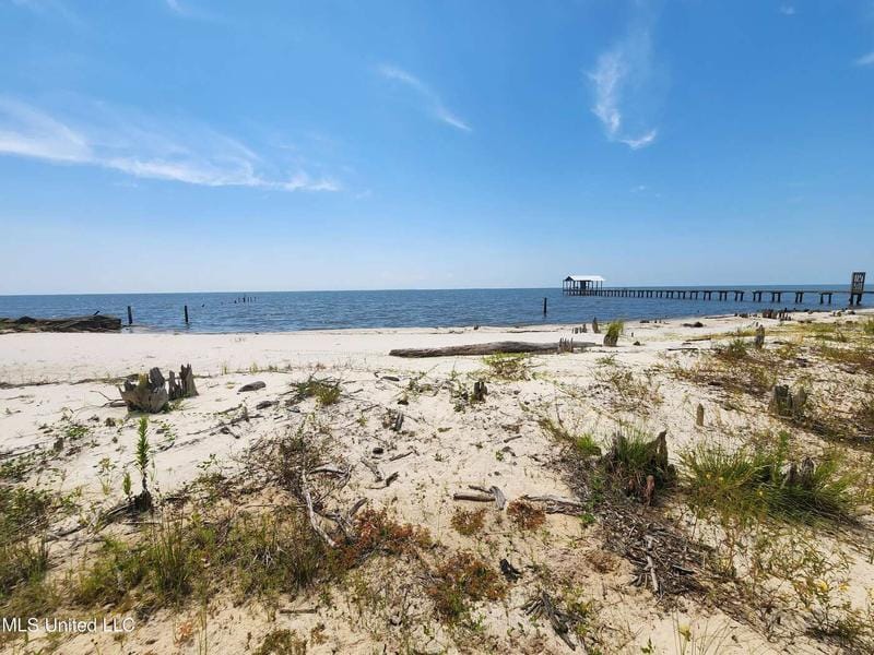 5721 Belle Fontaine Drive, Ocean Springs, MS 39564  609728061 for Sale