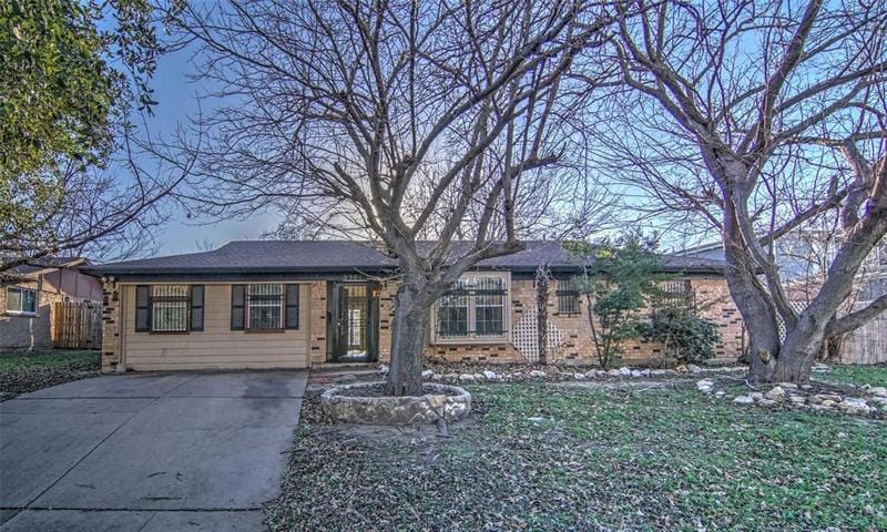 5301 Wendel Dr, Fort Worth, TX 76133  MLS# 20516532 for Sale