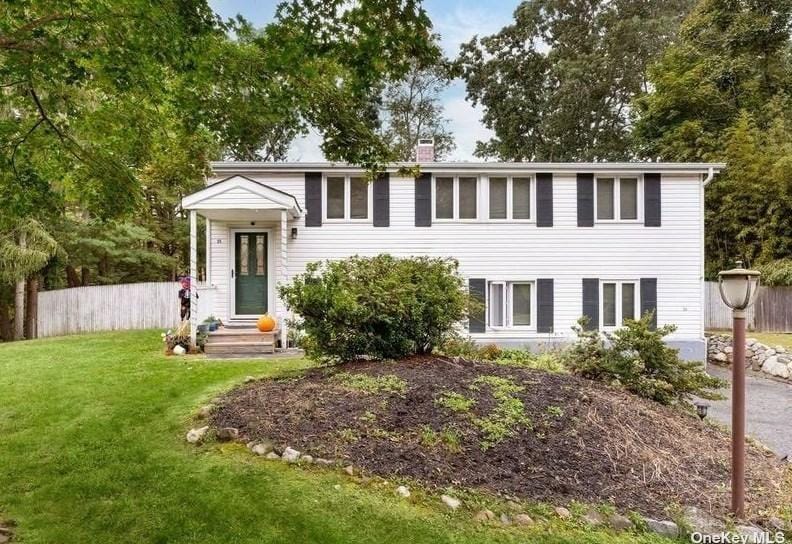 25 Woodchuck Ln, East Setauket, NY 11733 - MLS 3518508 for Rent