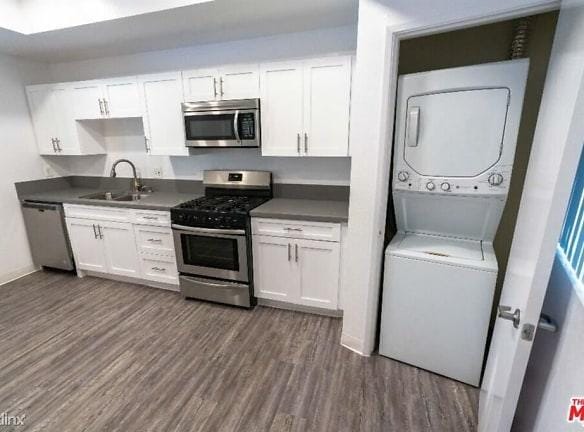 16070 Sunset Blvd unit 203 - Los Angeles, CA 90272 - Home For Rent