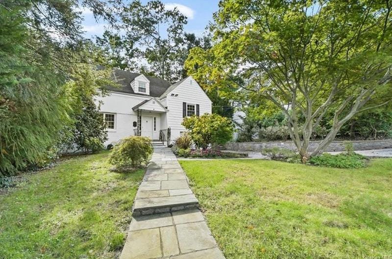 8 Dell Rd, Scarsdale, NY 10583 - MLS H6272551 for Sale