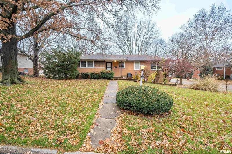 6925 N PATRICIA Lane, Peoria, IL 61614  610674139 for Sale