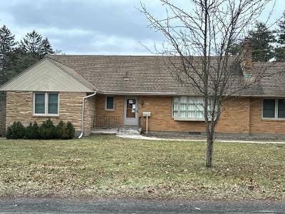 Hawthorn Rd for Sale