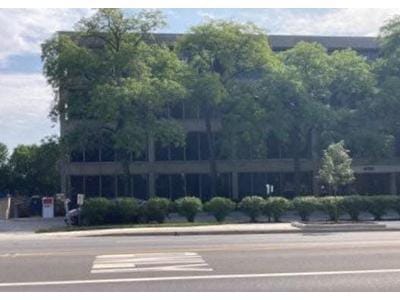 Skokie Blvd Apt 1n for Sale