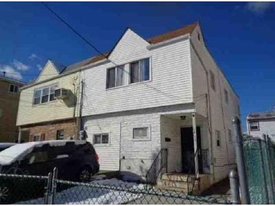 Chandler St for Sale