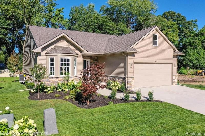 11474 Hidden Oaks Dr #22, Vienna Twp, MI 48420 - MLS 20240004745 for Sale