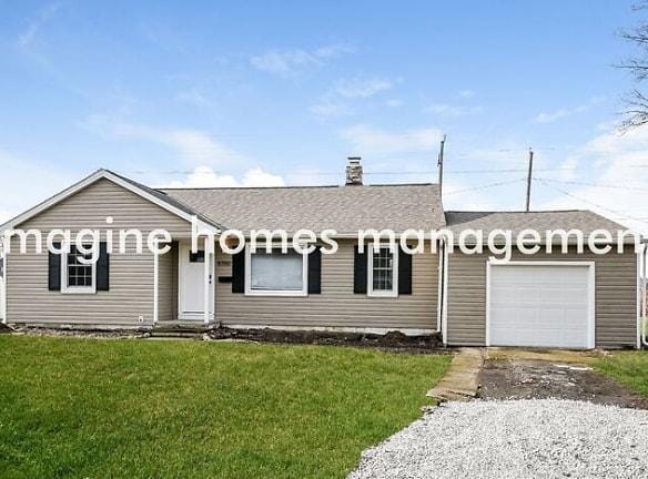8350 Westmoor Rd - Mentor, OH 44060 - Home For Rent
