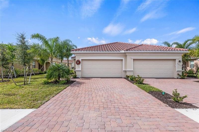 2605 Vine Avenue, Naples, FL 34120 for Sale