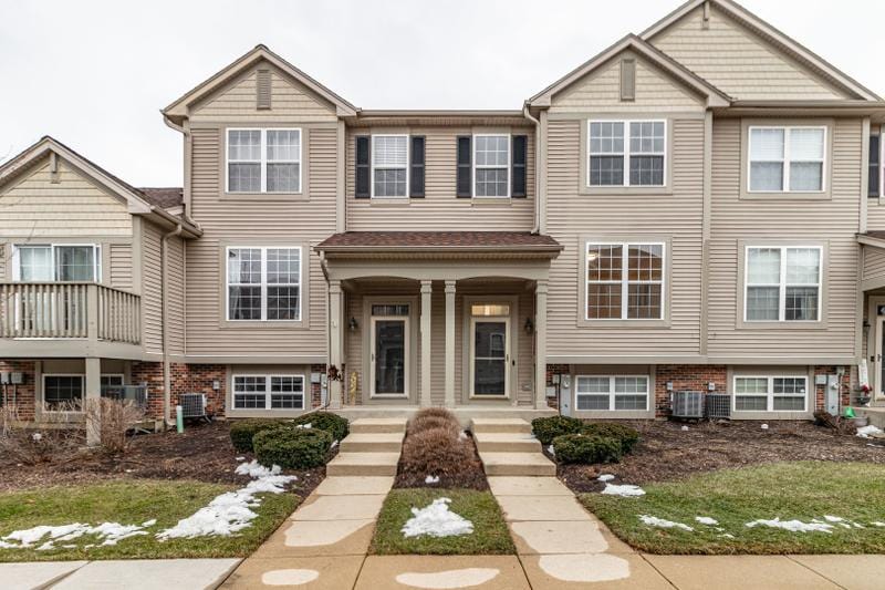 748 Cherry Creek Drive, Grayslake, IL 60030 for Sale