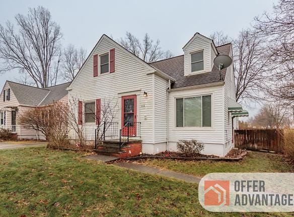 414 E 275th St - Euclid, OH 44132 - Home For Rent