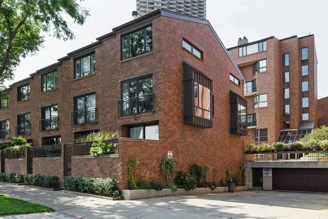 3700 N LAKE SHORE DR APT 705, Chicago, IL 60613 Duplex For Sale  MLS# 11965711