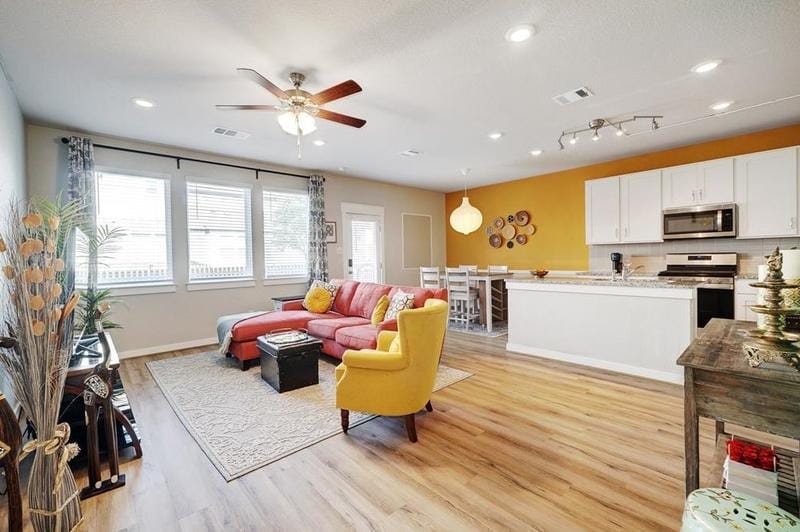 17204 Leafroller Dr #B, Pflugerville, TX 78660 - MLS 3932077 for Sale