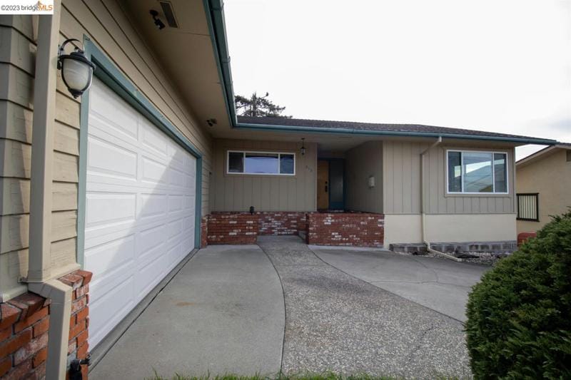 913 ELM DR, Rodeo, CA 94572 Single Family Residence For Sale  MLS# 41045828