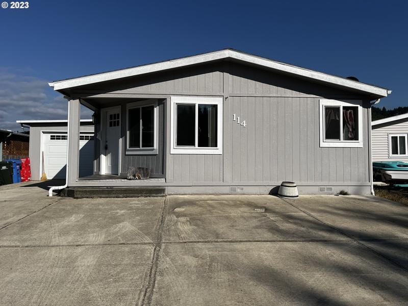 100 RIVER BEND RD, Reedsport OR 97467 for Sale