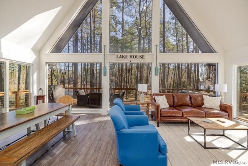 738 Country Club Dr, Gasburg, VA 23857  MLS# 136085 for Sale