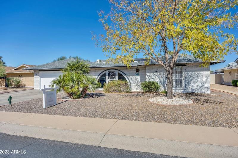 13812 N Whispering Lake Dr, Sun City, AZ 85351 - MLS 6645901 for Sale