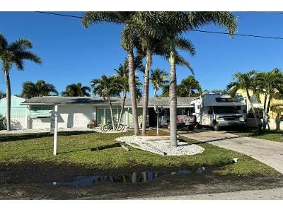 Sturgeon Pl for Sale