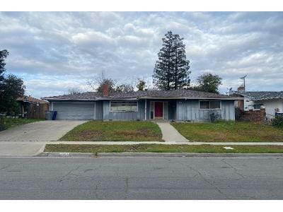 N Bengston Ave for Sale