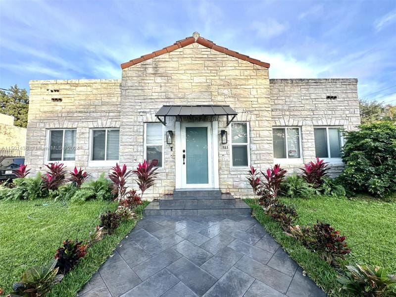 923 Southwest 13th Court, Miami, FL 33135 for Sale