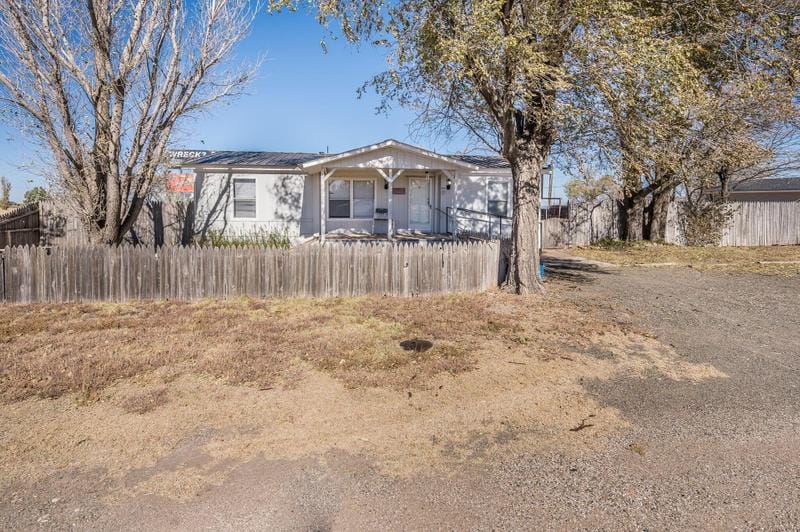 910 Lubbock Street, Vega, TX 79092 for Sale