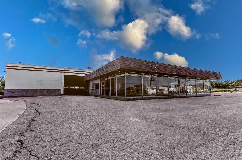 90 S US Hwy 12, Fox Lake, IL 60020 - MLS 11628972 for Sale
