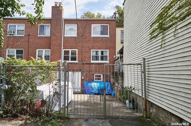 720 Jerome Street for Sale