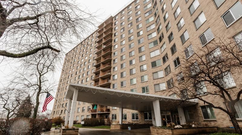 6833 N Kedzie Ave #401, Chicago, IL 60645 - MLS 11950047 for Sale