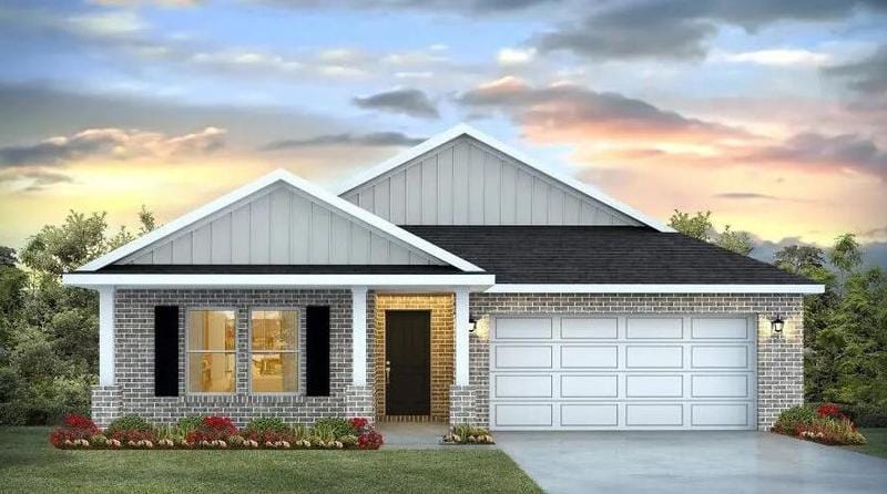 4702 Airmen Dr, Crestview, FL 32539 - MLS 935740 for Sale