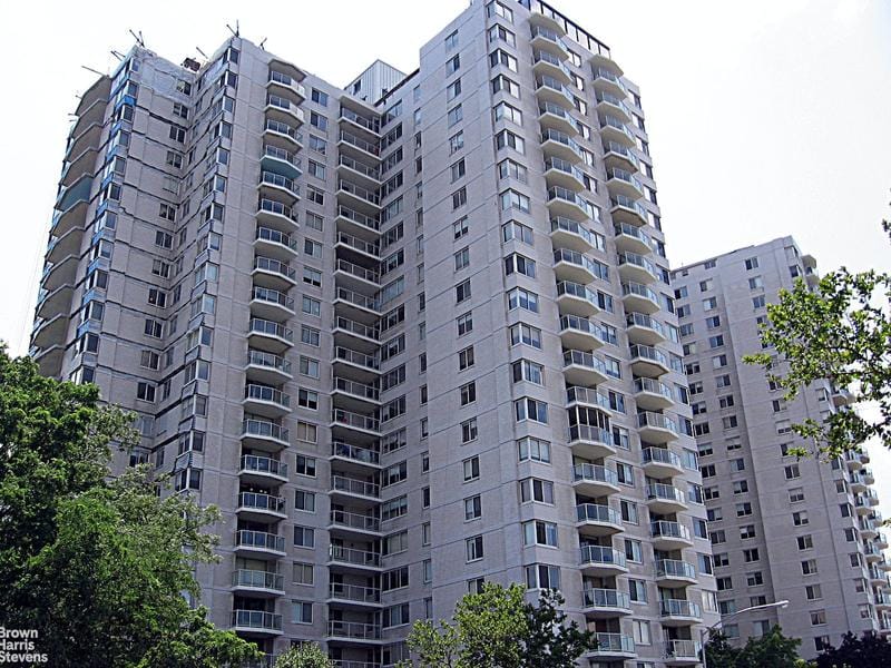 3333 Henry Hudson Parkway, Unit 18R for Sale