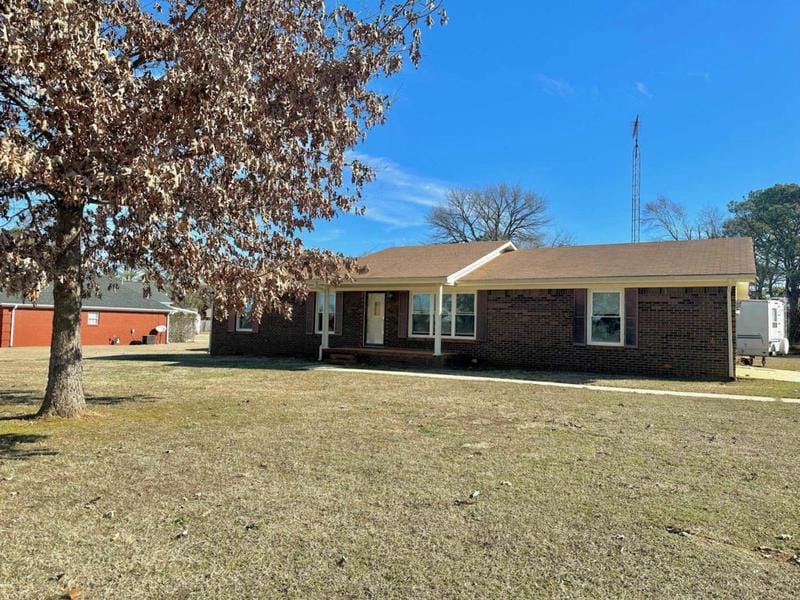 690 BLAKE DR, Tuscumbia, AL 35674 Single Family Residence For Sale  MLS# 514792