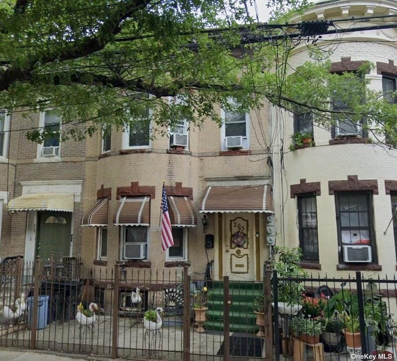 203 Grant Avenue for Sale