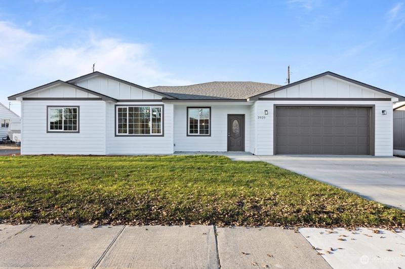 2020 W Spruce St, Moses Lake, WA 98837 - MLS 2180457 for Sale