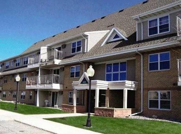Trollwood Village Apartments - 3105 Broadway N - Fargo, ND Apartments for Rent