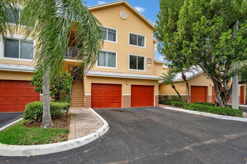 200 Scotia Dr #305, Hypoluxo, FL 33462 - MLS RX-10952918 for Sale
