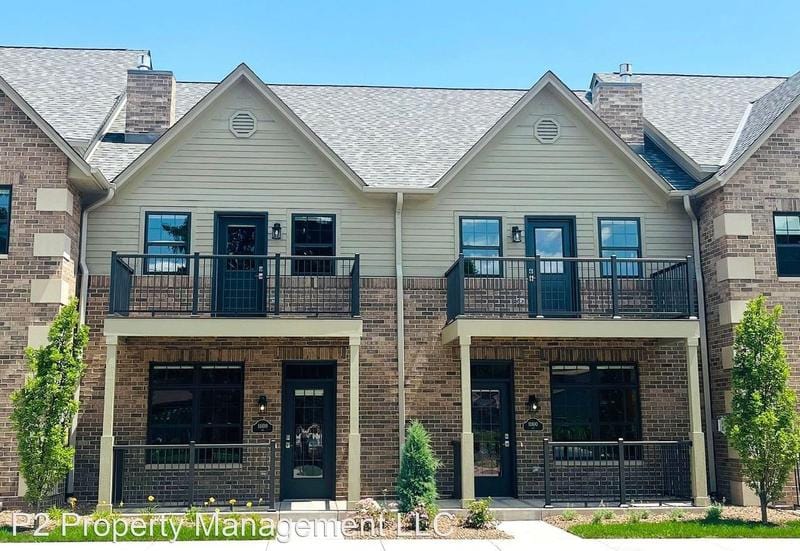 11060 Buntrock Ave #8 Mequon  Foxtown Townhomes for Sale