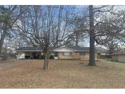 Arlington Dr for Sale