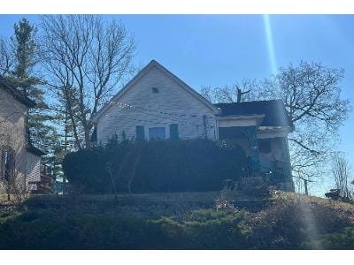 E Walnut St for Sale