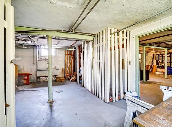 3653 Shaw Ave unit 6 - Cincinnati, OH 45208 - Home For Rent