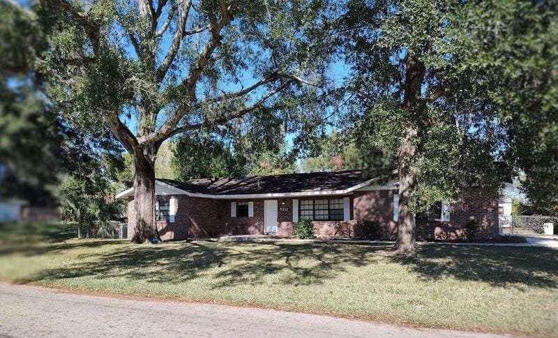 5221 SE 107th St, Belleview, FL 34420 - MLS OM668367 for Sale