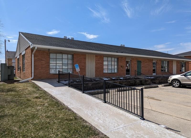 405 Greenbriar Dr, Normal, IL 61761 - MLS 11753980 for Sale