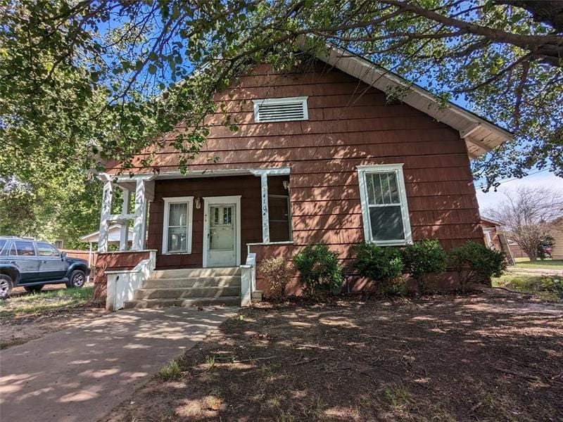 410 S Grand Ave, Gainesville, TX 76240 for Sale