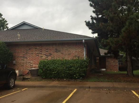 The Pines Apartments - 110 Lakeview Rd - Stillwater, OK Apartments for Rent