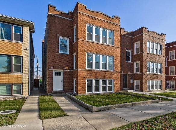 6125 S Kolmar Ave #1 - Chicago, IL 60629 - Home For Rent