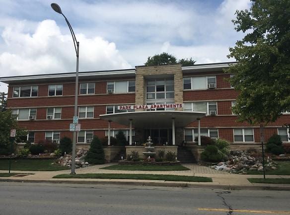 Park Plaza Apartments - 710 Washington Blvd - Oak Park, IL Apartments for Rent