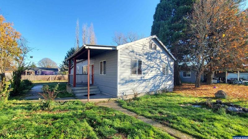 575 N Walnut St, Independence, OR 97351 - MLS 807554 for Sale