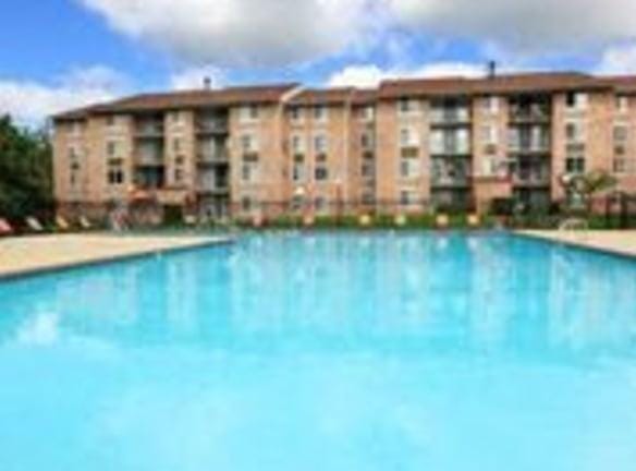 Country Place - 3900 Blackburn Ln - Burtonsville, MD Apartments for Rent