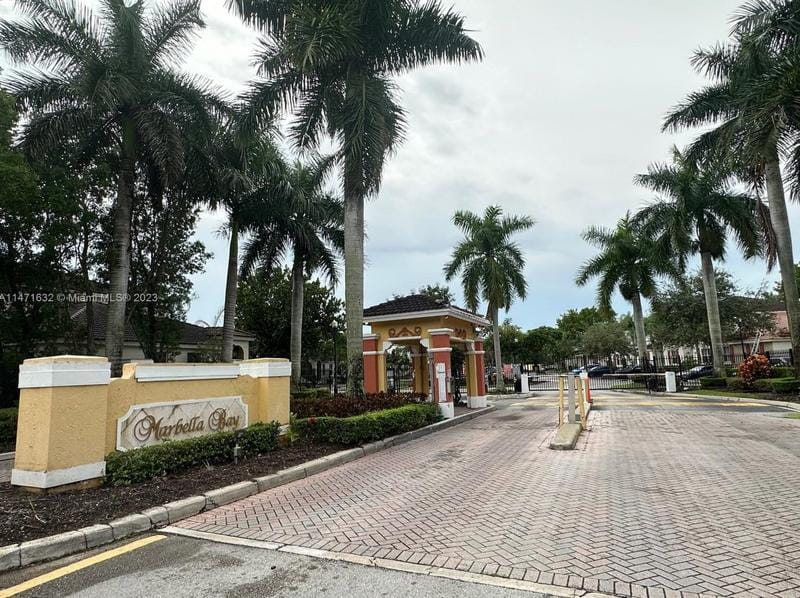 1040 NE 42nd Pl, Homestead, FL 33033 - MLS A11471632 for Sale