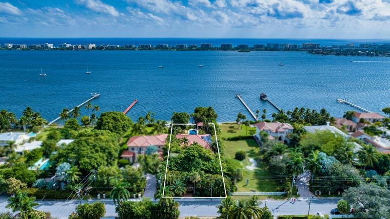1306 S LAKESIDE DR, Lake Worth Beach, FL 33460 Single Family Residence For Sale  MLS# RX-10935677