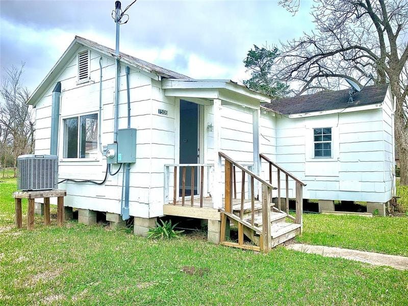 1506 W Talmadge, Alvin, TX 77511 for Rent